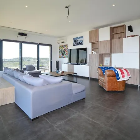 بيت للعطل Amazing In With Kitchen *